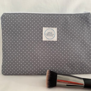 neceser gris lunares blancos